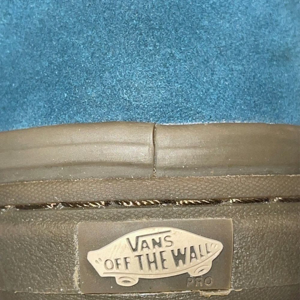 Vans - Picture 3 of 6